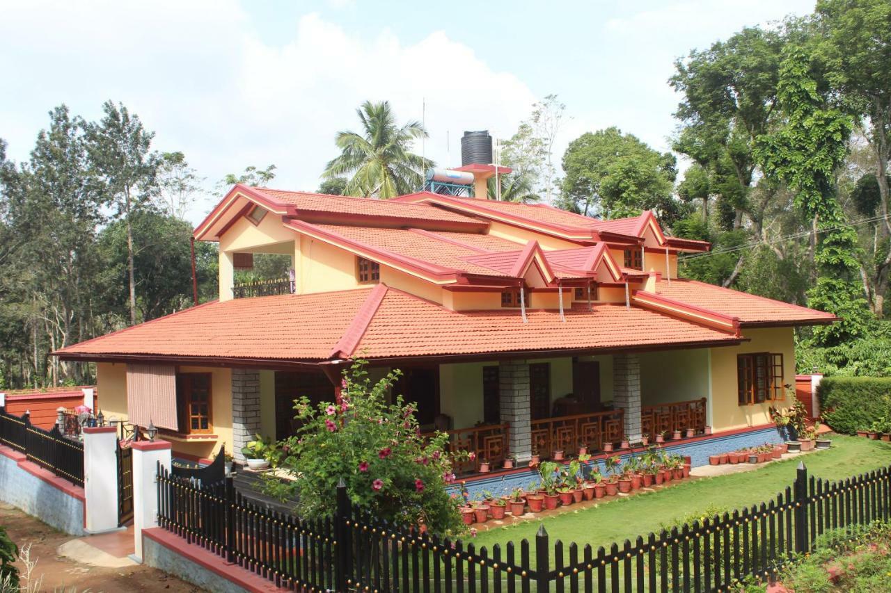Whistling Woods Farm Stay Кушалнагар Экстерьер фото